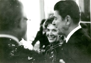 Image description is not available for 1977.070